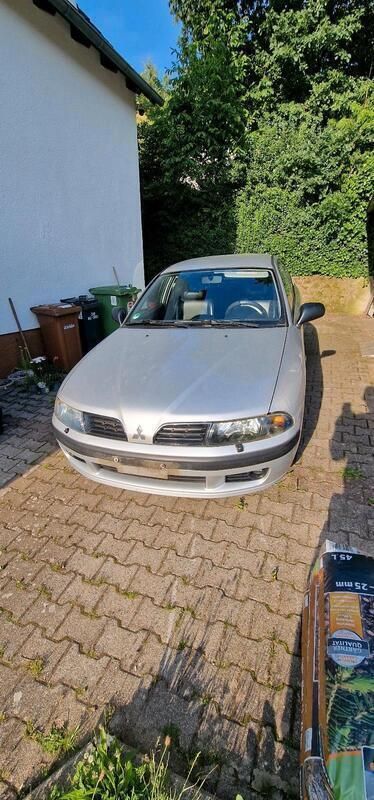 Silber Gebraucht 2003 Mitsubishi Carisma Limousine | 1.500 € (Fairer Preis) - Bild 1/4