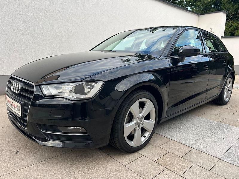 Schwarz Gebraucht 2013 Audi A3 Ambition Limousine | 10.490 € (Fairer Preis) - Bild 1/4