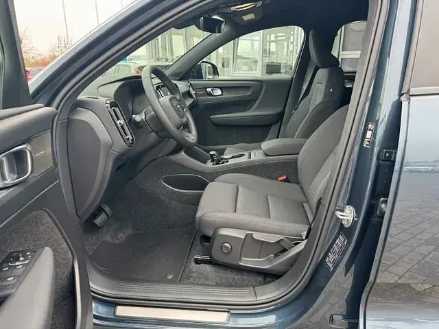 Neu Volvo EX40 Plus 185 kW (252 PS) 2026 Blau SUV