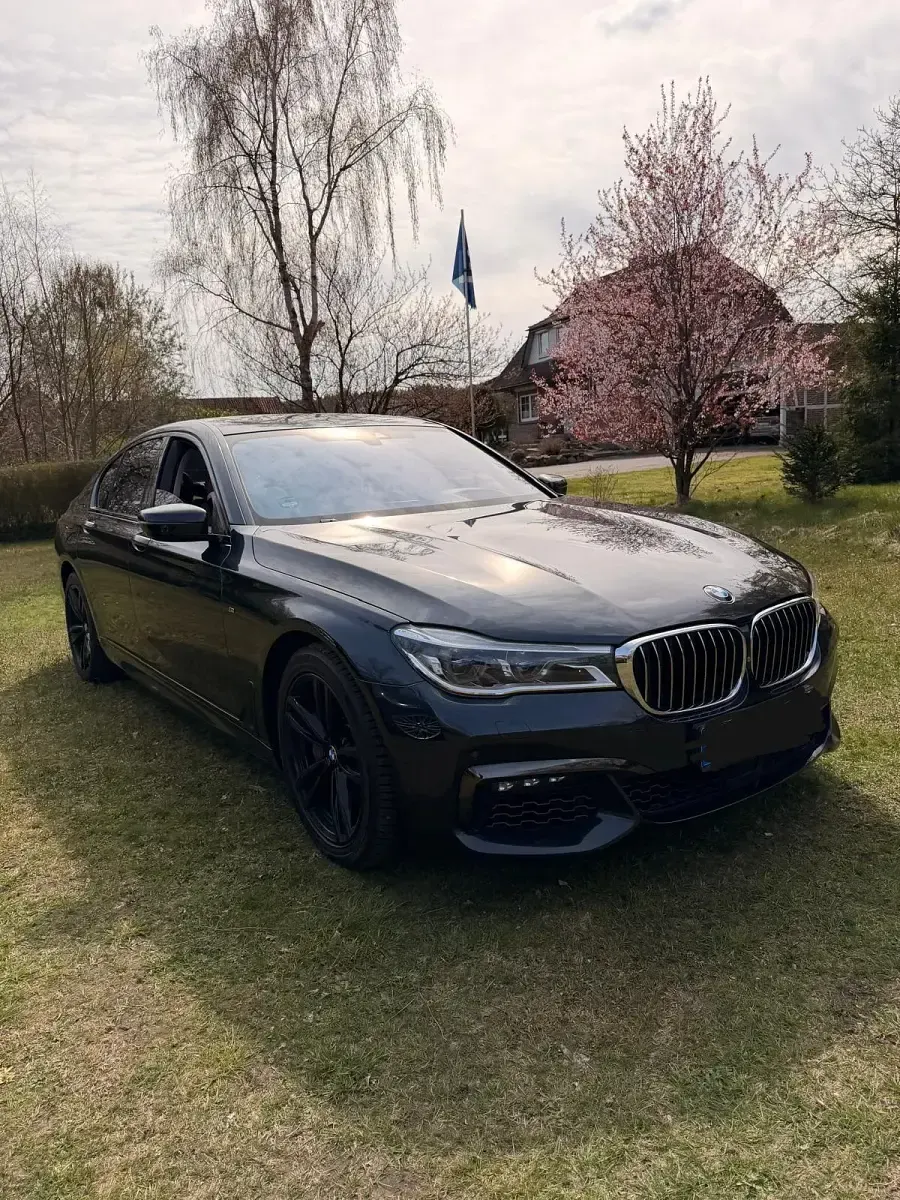 Gebraucht BMW 750 Shadowline 449 PS (330 kW) 2018 Grau Limousine