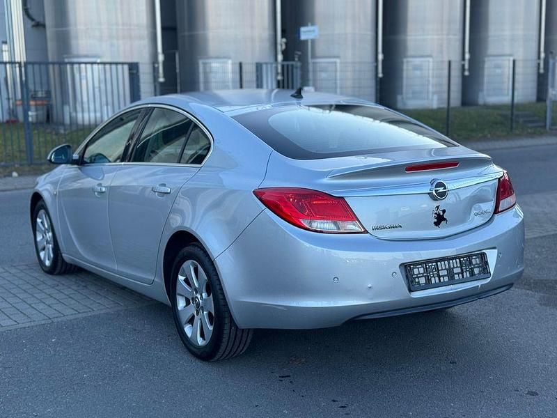 Gebraucht Opel Insignia Edition 140 PS (102 kW) 2013 Silber Limousine