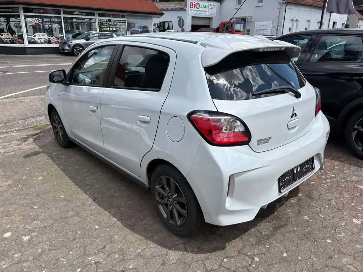 Gebraucht Mitsubishi Space Star Select+ 71 PS (52 kW) 2024 Weiß Kleinwagen