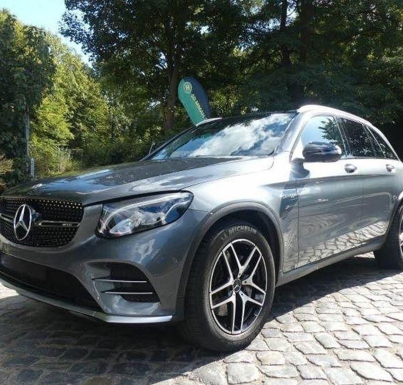 Grau Gebraucht 2017 Mercedes GLC43 AMG AMG SUV | 39.500 € (Guter Preis) - Bild 1/4