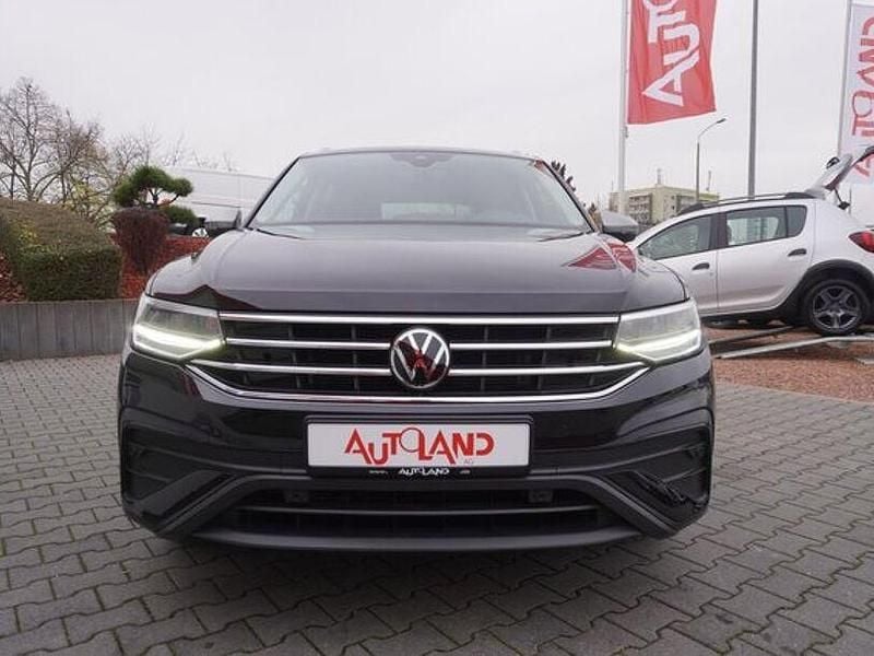 Gebraucht VW Tiguan Allspace Highline 150 PS (110 kW) 2022 Schwarz SUV