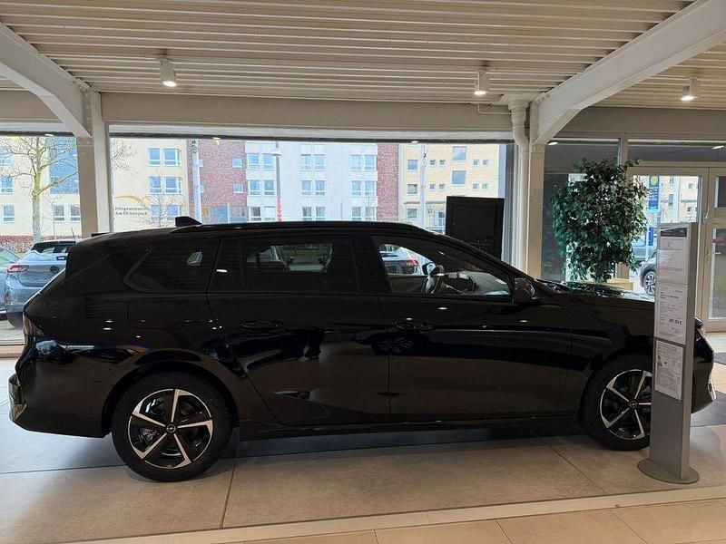 Nowe Opel Astra Edition 131 KM (96 kW) 2025 Czarny Kombi