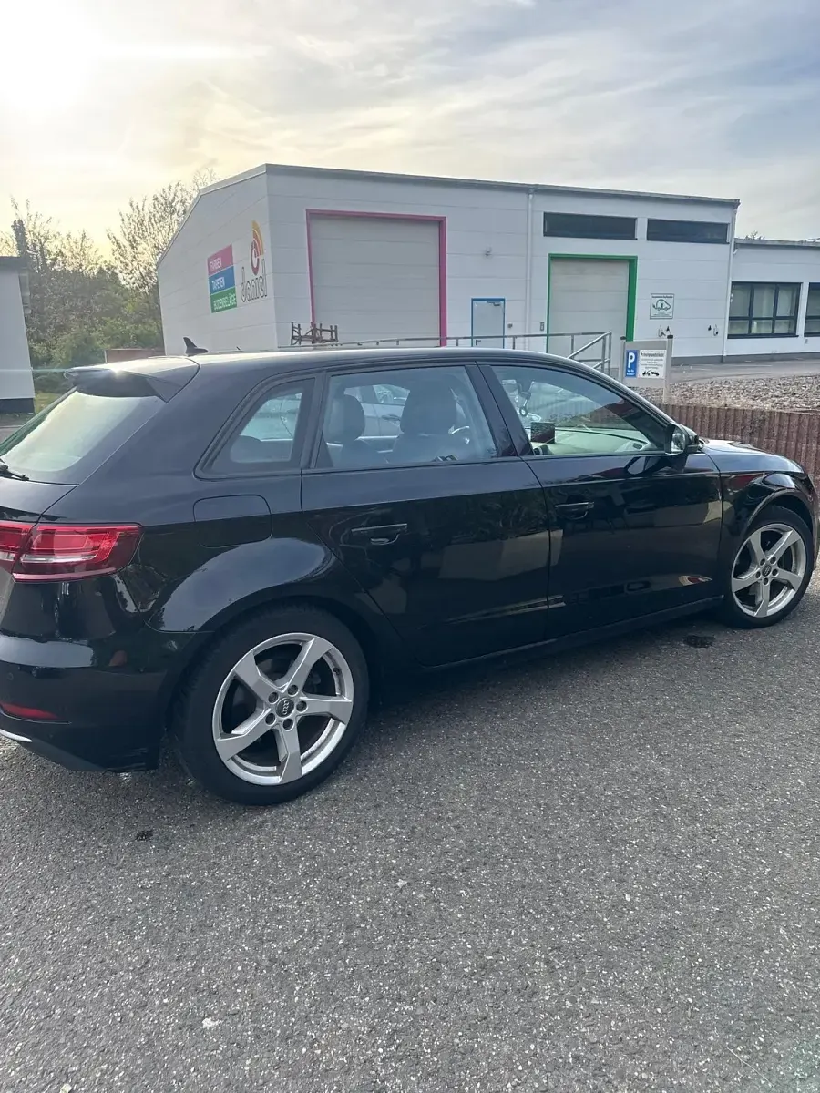 Gebraucht Audi A3 150 PS (110 kW) 2018 Schwarz Limousine