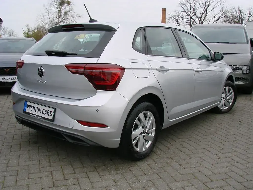 Gebraucht VW Polo Style 95 PS (69 kW) 2023 Reflexsilber metallic Kleinwagen