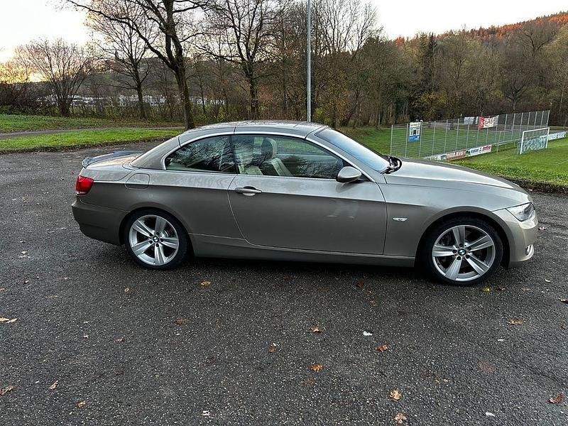 Gebraucht BMW 335 Cabriolet 306 PS (225 kW) 2008 Gold Cabrio