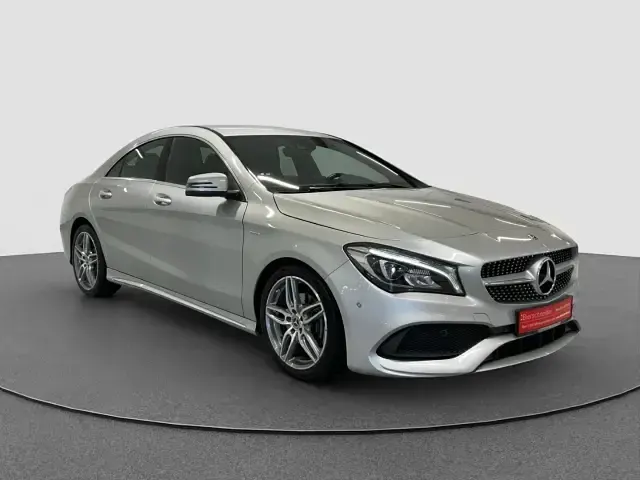 Gebraucht Mercedes CLA180 AMG line 122 PS (89 kW) 2017 Silber Coupé
