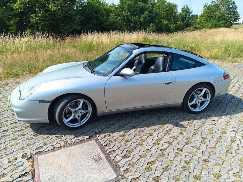 Silber Gebraucht 2002 Porsche 996 Coupé | 29.000 € - Bild 1/4