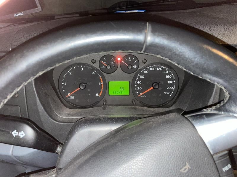 Gebraucht Ford Tourneo 101 PS (74 kW) 2011 Van / Kleinbus