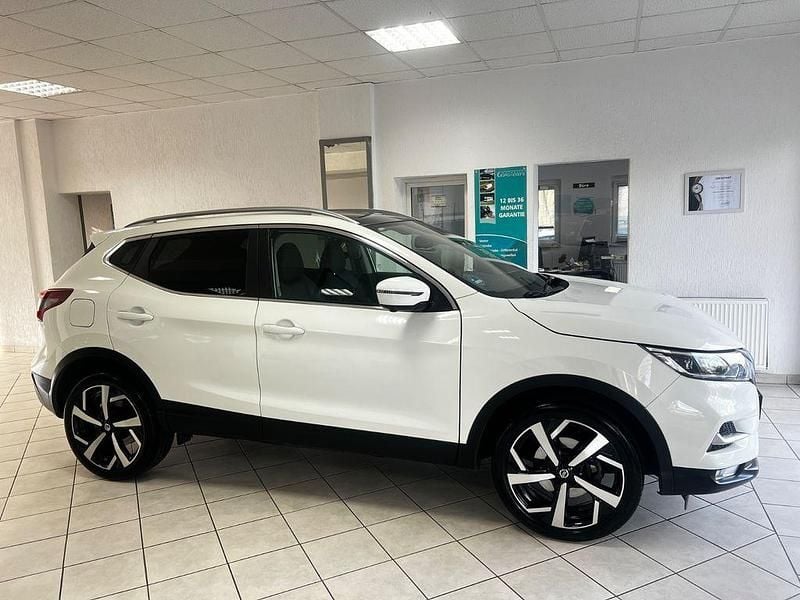 Weiß Gebraucht 2021 Nissan Qashqai Akari SUV | 19.999 € (Guter Preis) - Bild 1/4