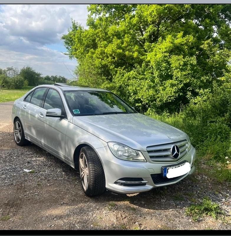 Silber Gebraucht 2013 Mercedes C180 Limousine | 10.500 € - Bild 1/4