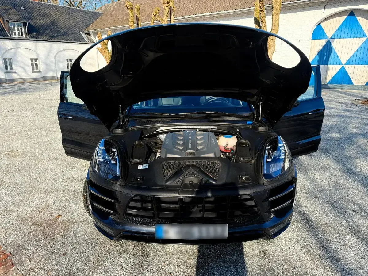 Gebraucht Porsche Macan Turbo 440 PS (323 kW) 2017 Grau SUV