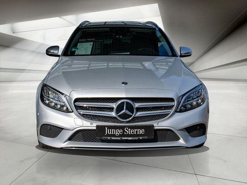 Gebraucht Mercedes C200 Avantgarde 184 PS (135 kW) 2021 Silber Kombi