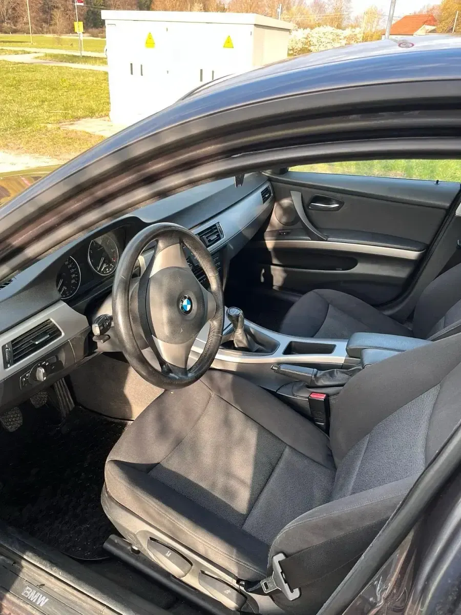 Gebraucht BMW 320 150 PS (110 kW) 2005 Limousine