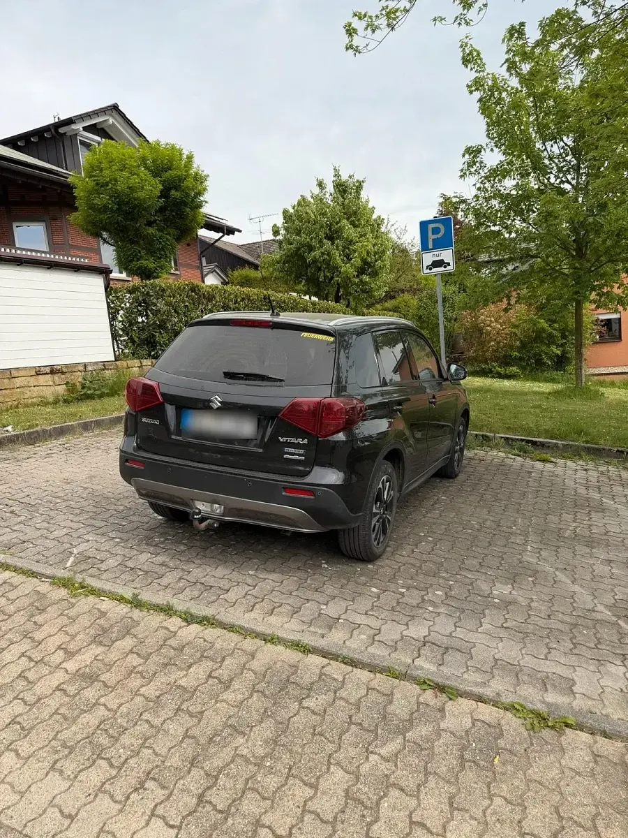 Second-hand Suzuki Vitara 129 CP (94 kW) 2020 Negru SUV