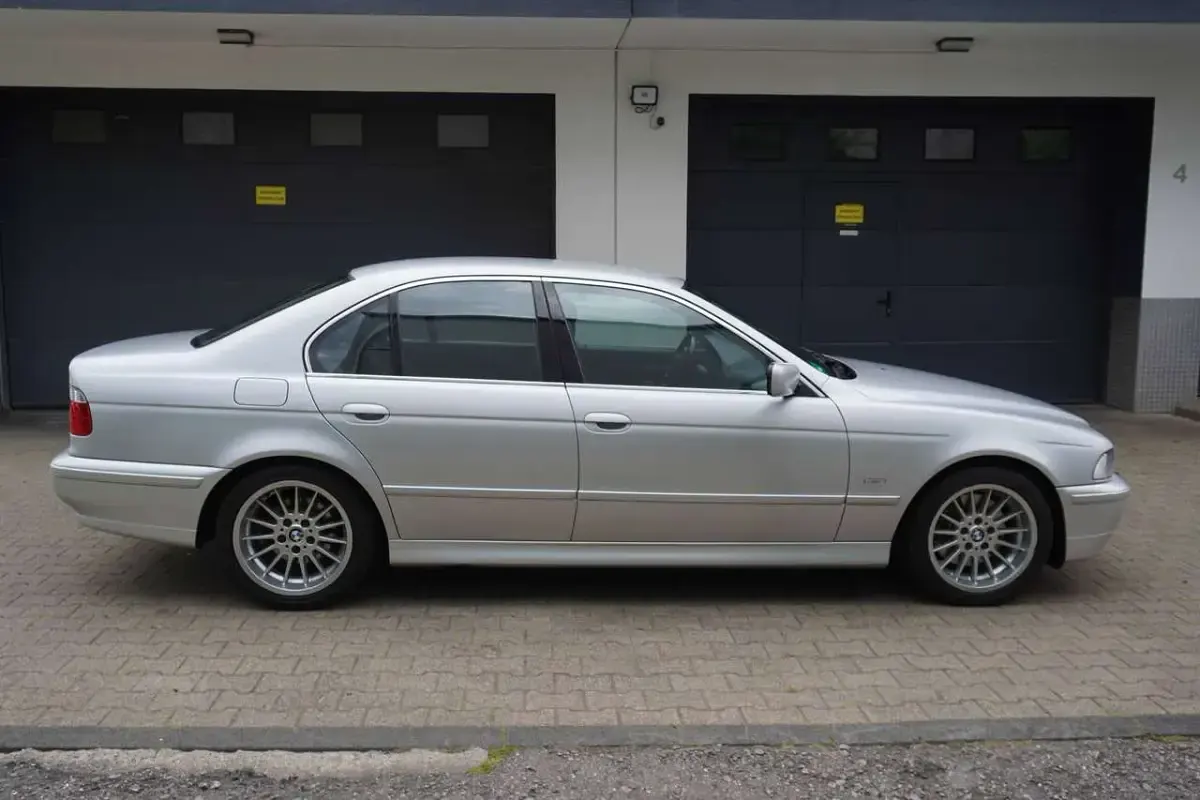 Gebraucht BMW 540 Exclusive 286 PS (210 kW) 2002 Silbergrau Limousine