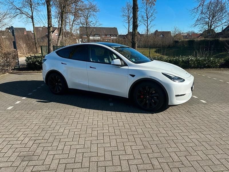 Gebraucht Tesla Model Y Performance 392 kW (534 PS) 2022 Weiß SUV