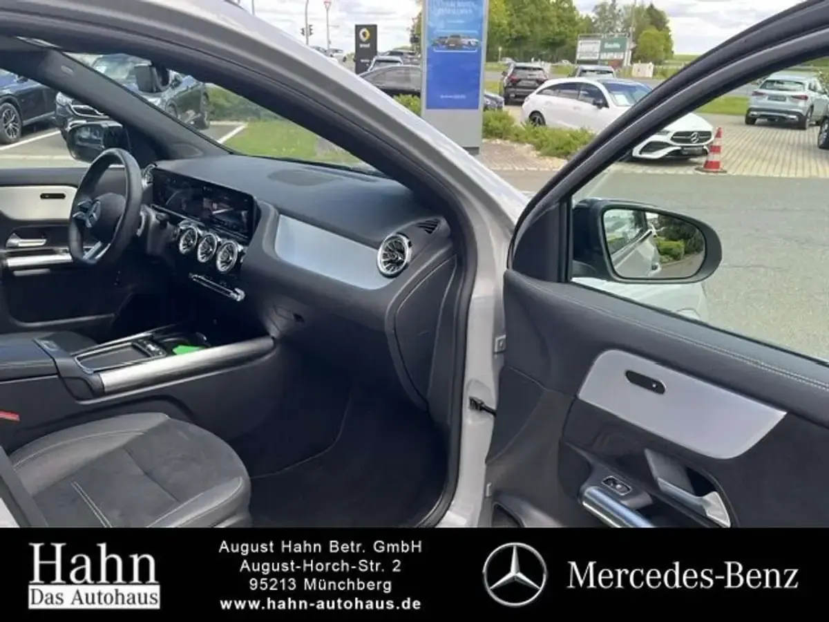 Gebraucht Mercedes GLA200 AMG 163 PS (119 kW) 2025 Grau SUV