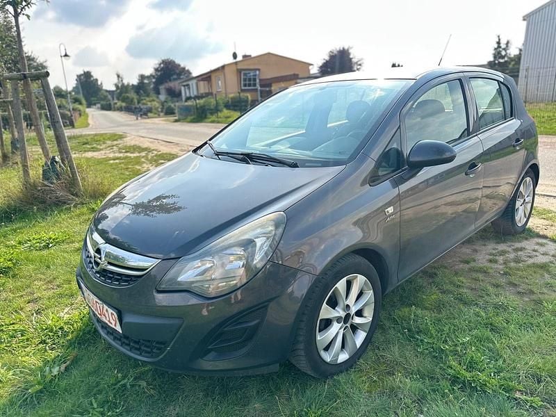 Grau Gebraucht 2014 Opel Corsa Selection Kleinwagen | 4.100 € (Fairer Preis) - Bild 1/4