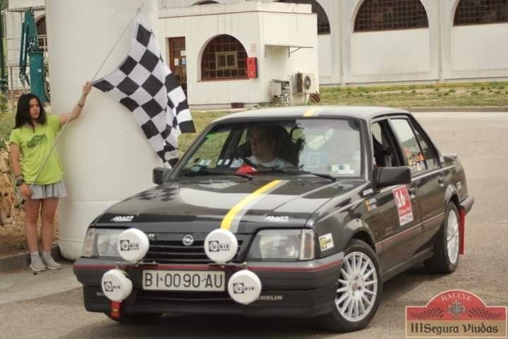 Gebraucht Opel Ascona 177 PS (130 kW) 1987 Schwarz Limousine