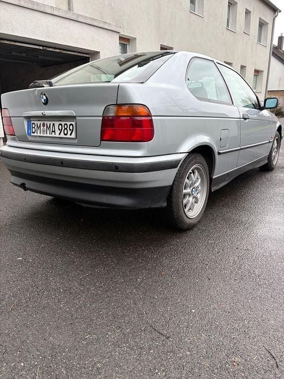 Gebraucht BMW 316 Compact 102 PS (75 kW) 1997 Silber Kleinwagen