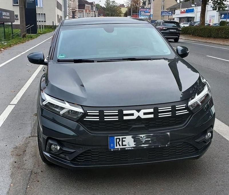 Schwarz Gebraucht 2023 Dacia Sandero Expression Kleinwagen | 13.100 € (Superpreis) - Bild 1/4