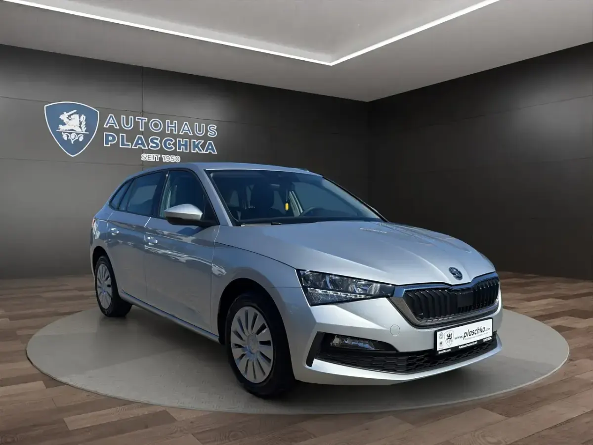 Gebraucht Skoda Scala Cool Plus 95 PS (69 kW) 2022 Brilliantsilber Kleinwagen