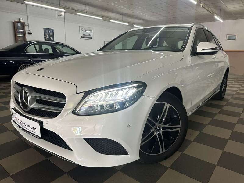 Weiß Gebraucht 2020 Mercedes C220 Avantgarde Limousine | 19.500 € (Superpreis) - Bild 1/4