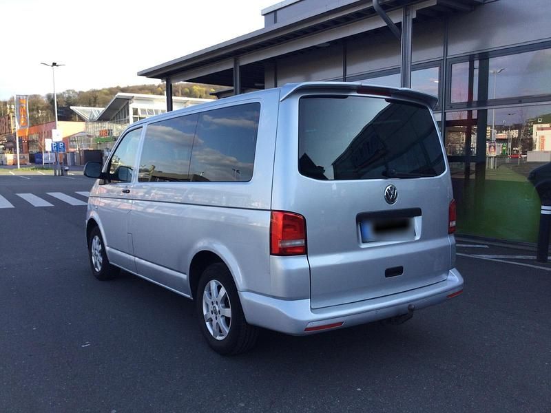Usata VW Multivan 140 CV (102 kW) 2012 Argento Monovolume