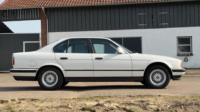 Gebraucht BMW 525 170 PS (125 kW) 1988 Weiß Limousine