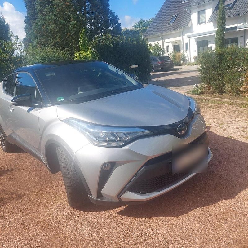 Grau Gebraucht 2022 Toyota C-HR SUV | 20.900 € (Guter Preis) - Bild 1/3