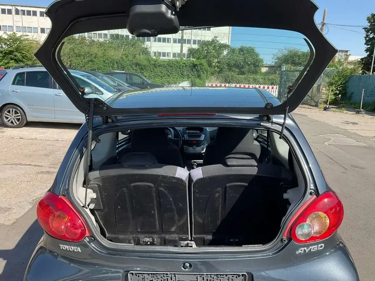 Gebraucht Toyota Aygo Basis 68 PS (50 kW) 2006 Other Kleinwagen