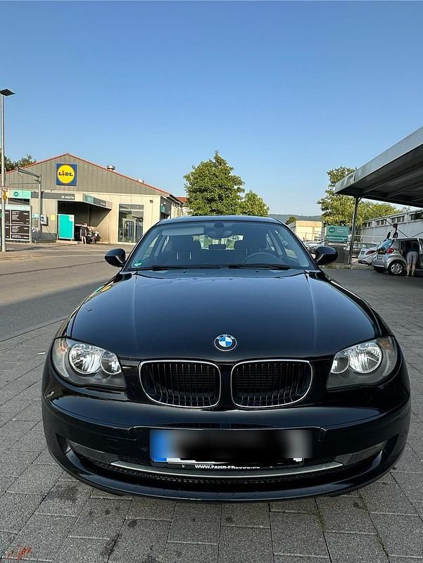 Schwarz Gebraucht 2010 BMW 116 Kleinwagen | 3.250 € (Fairer Preis) - Bild 1/4