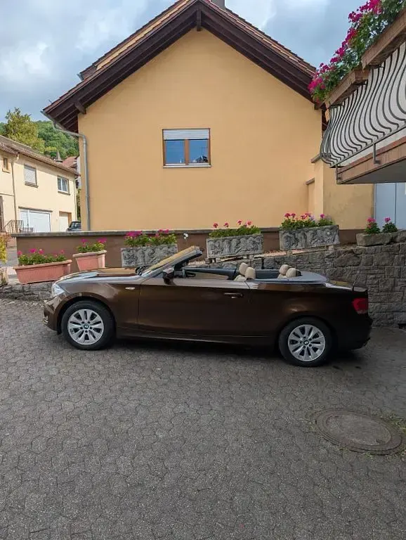 Gebraucht BMW 120 Cabriolet 170 PS (125 kW) 2011 Braun Cabrio