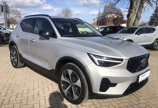 Gebraucht Volvo XC40 Plus 163 PS (119 kW) 2025 Silber SUV