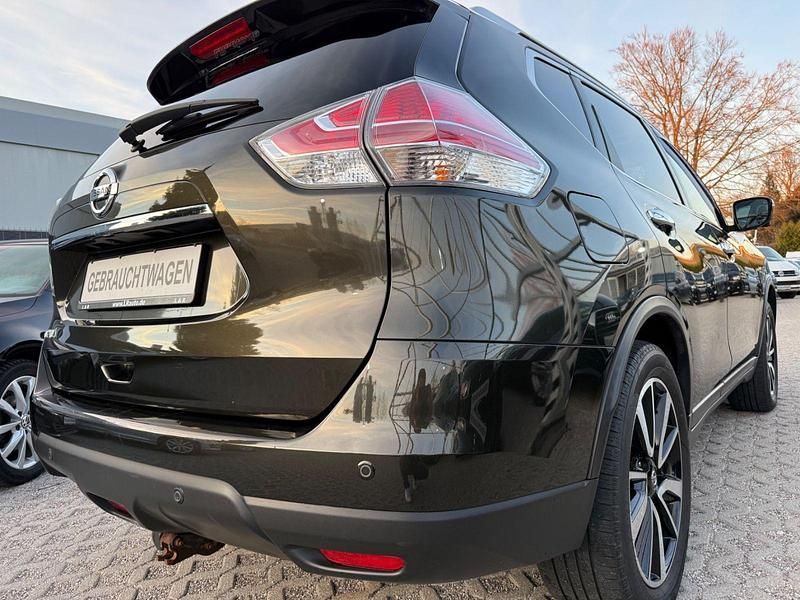 Gebraucht Nissan X-Trail N-Connecta 131 PS (96 kW) 2017 Grün SUV