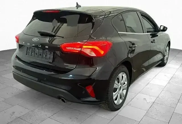 Usado Ford Focus Cool & Connect 160 CV (117 kW) 2021 Negro Berlina