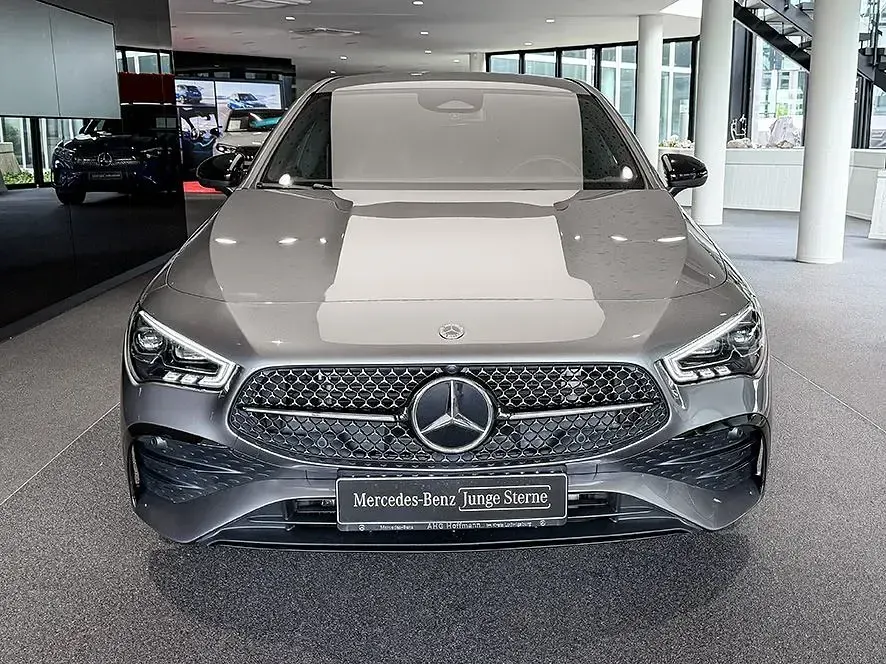 Gebraucht Mercedes CLA220 Night 189 PS (139 kW) 2023 Grau Limousine