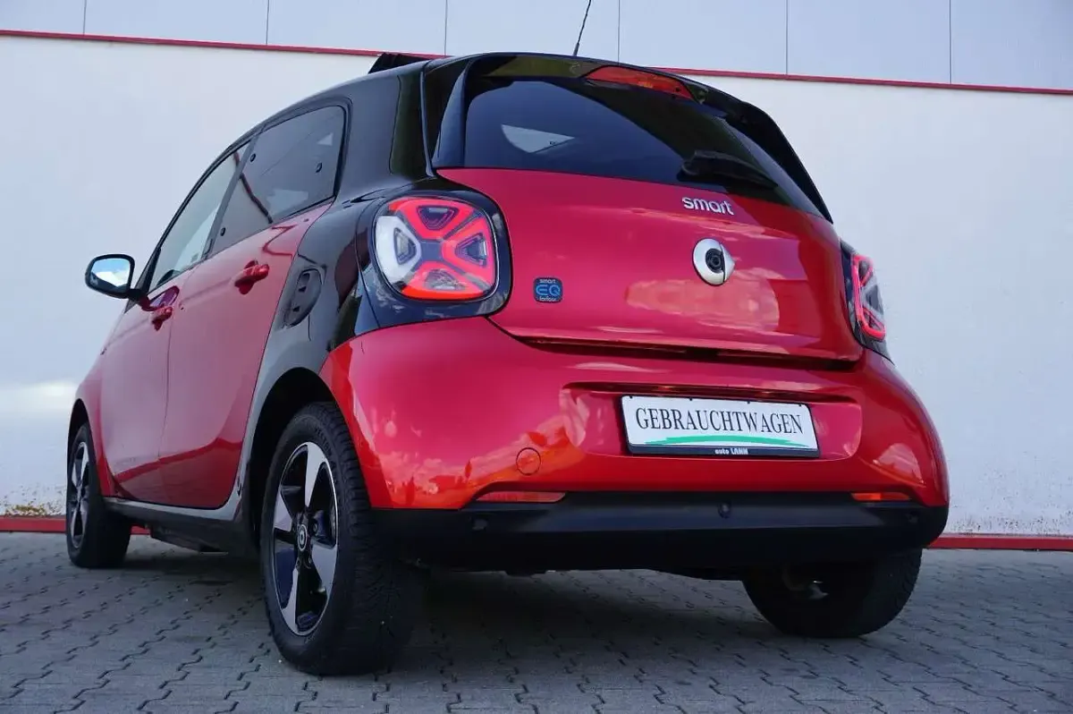 Gebraucht Smart ForFour Electric Drive 60 kW (82 PS) 2021 Cadmium red metallic Kleinwagen