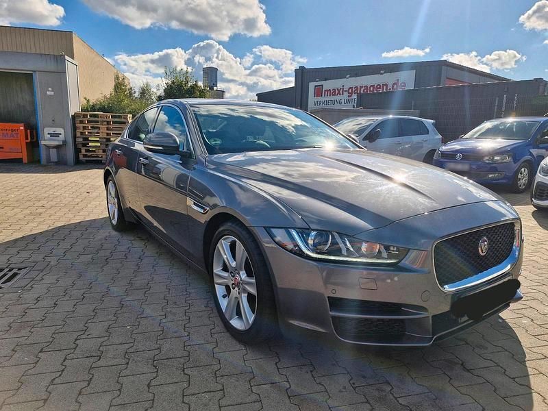 Gebraucht Jaguar XE 179 PS (131 kW) 2016 Grau Limousine