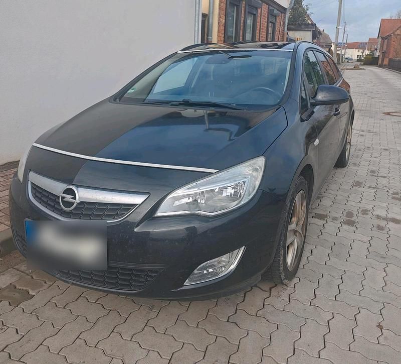 Gebraucht Opel Astra 110 PS (80 kW) 2011 Schwarz Kombi