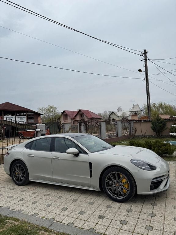 Weiß Gebraucht 2018 Porsche Panamera Turbo S Executive Limousine | 73.600 € - Bild 1/4