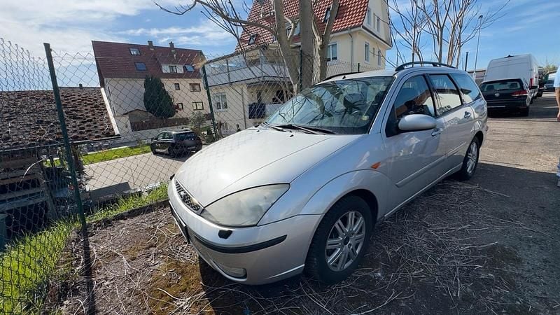 Gebraucht Ford Focus 100 PS (73 kW) 2004 Silber Kombi