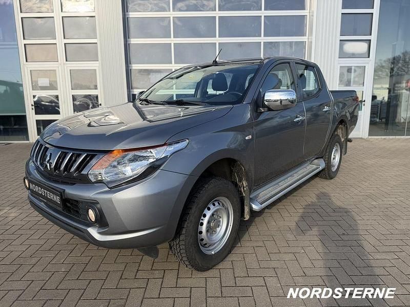 Gebraucht Mitsubishi L 154 PS (113 kW) 2018 Grau SUV