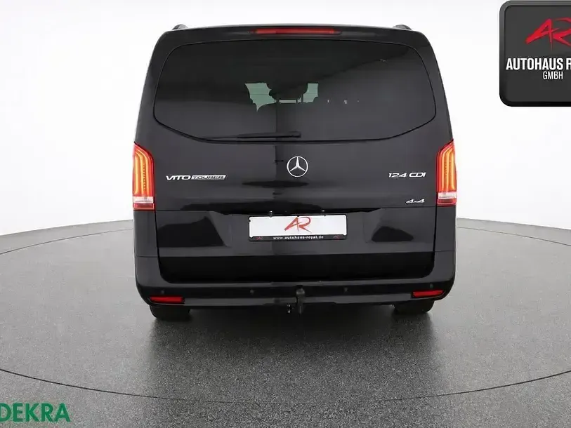 Gebraucht Mercedes Vito 239 PS (175 kW) 2023 Schwarz Van