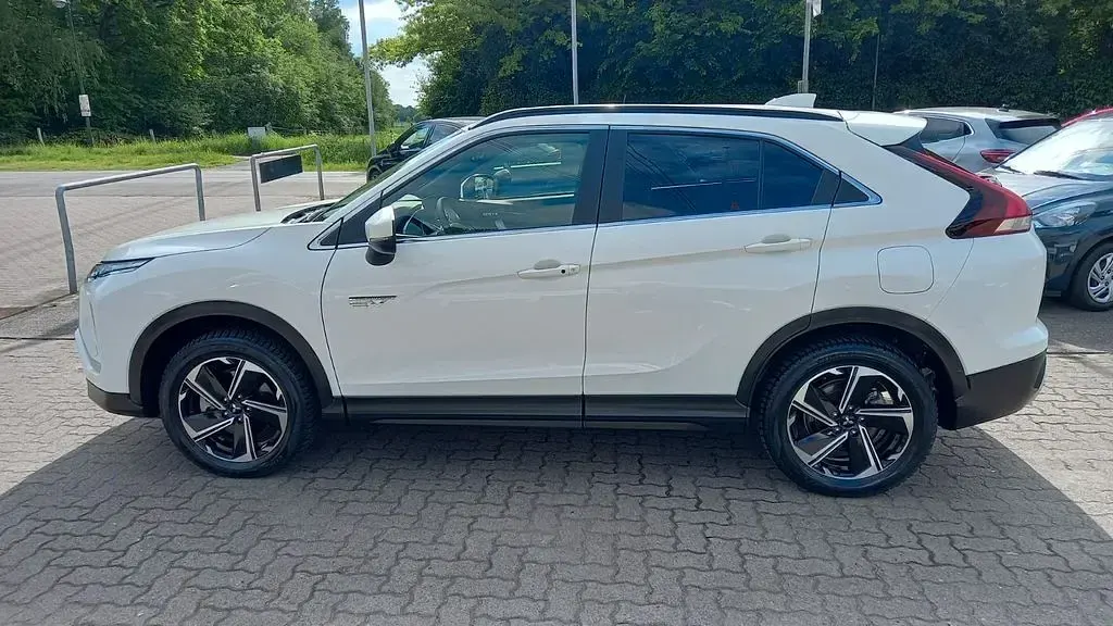 Used Mitsubishi Eclipse Cross Plus 188 HP (138 kW) 2022 White SUV