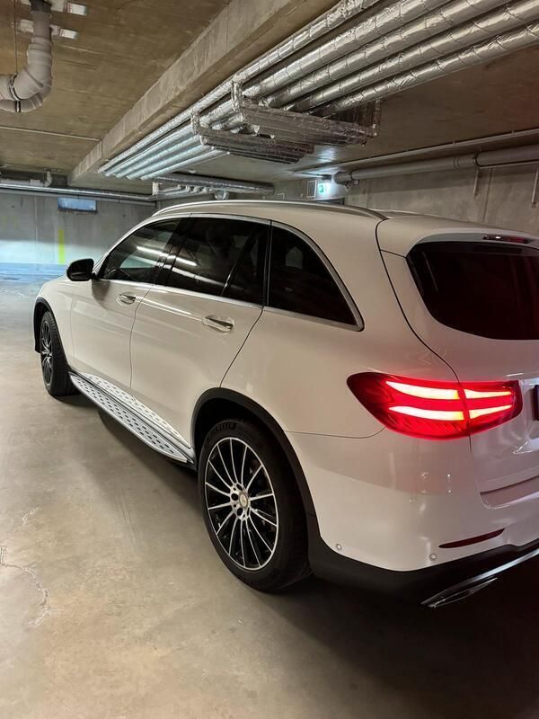 Weiß Gebraucht 2016 Mercedes GLC250 SUV | 31.000 € (Teuer) - Bild 1/4