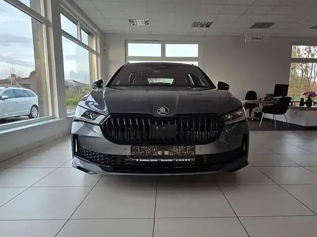 Neu Skoda Superb SportLine 150 PS (110 kW) 2025 Kombi